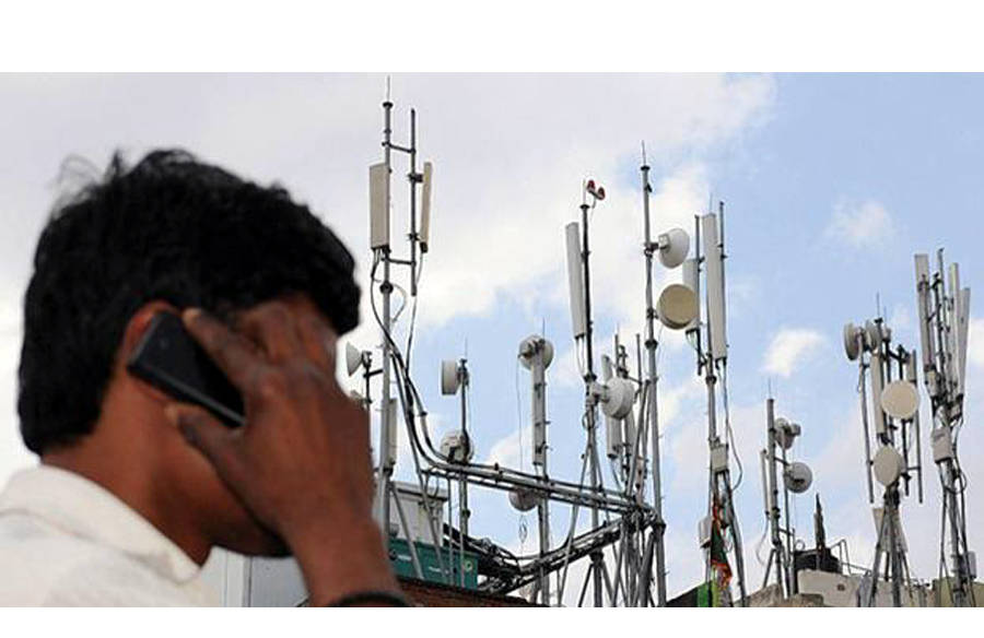 dot dcc 3050 crore fine on airtel vodafone idea india jio