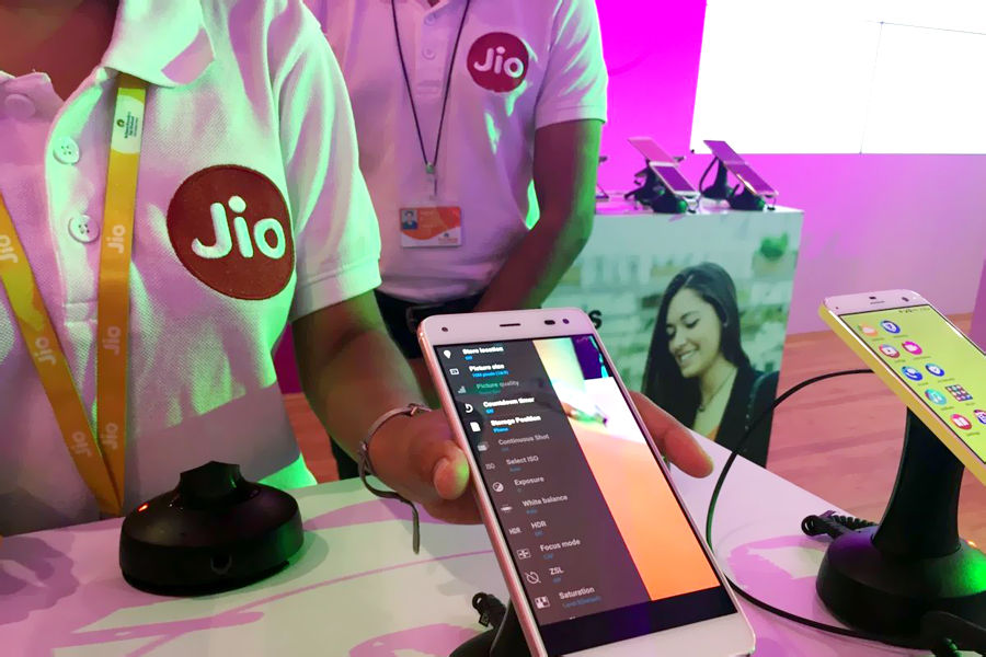 reliance-jio-beats-airtel-to-become-2nd-largest-telecom-company-of-india