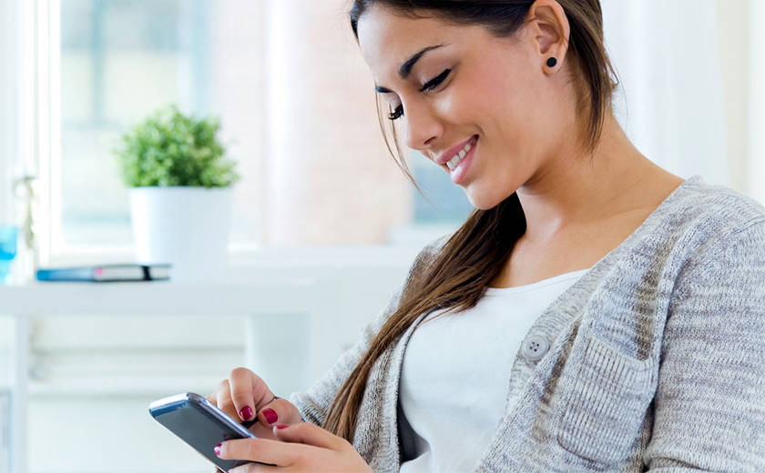 girl-with-phone-indian-1