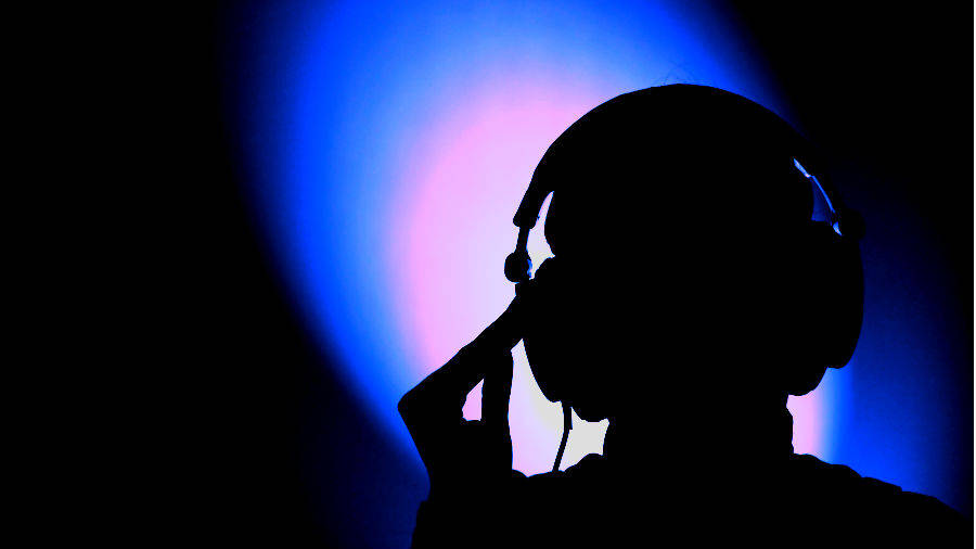 8 56 lakh rupees telegram fraud with pune man by delhi scammers