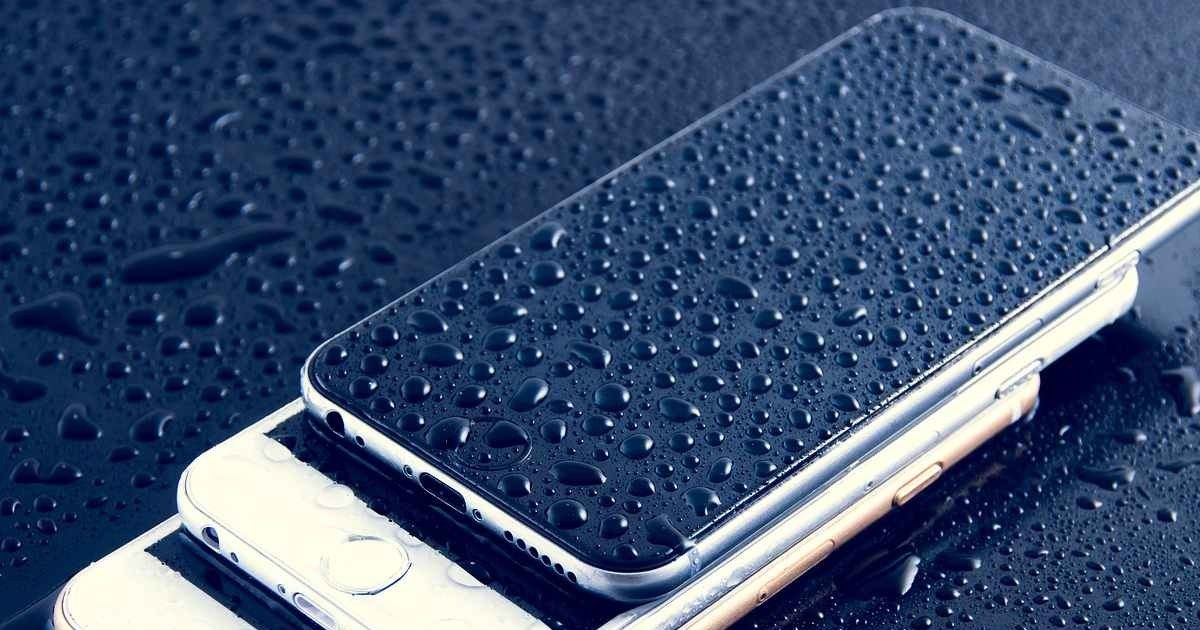 these-are-9-way-you-can-accidentally-damage-your-smartphone-in-hindi