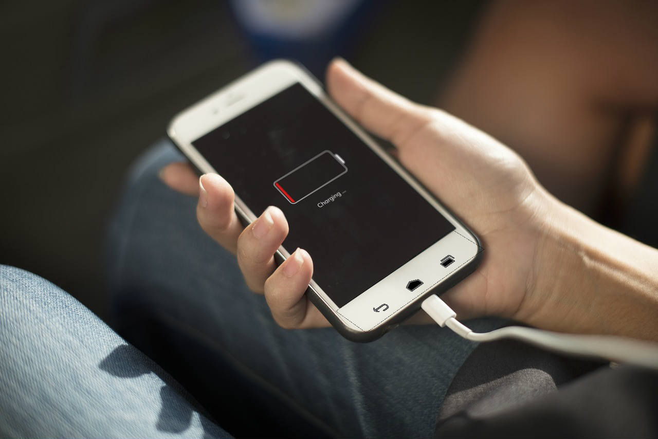 smartphone-battery-charging