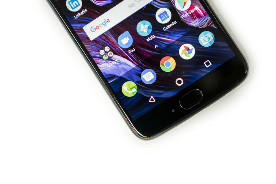 moto-x4-bottom