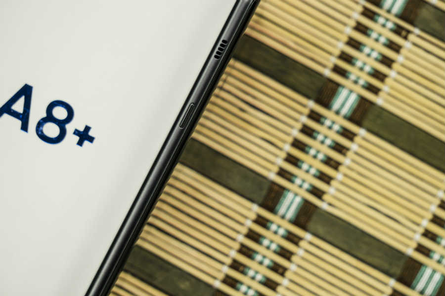 samsung-galaxy-a8-plus-speakers-copy