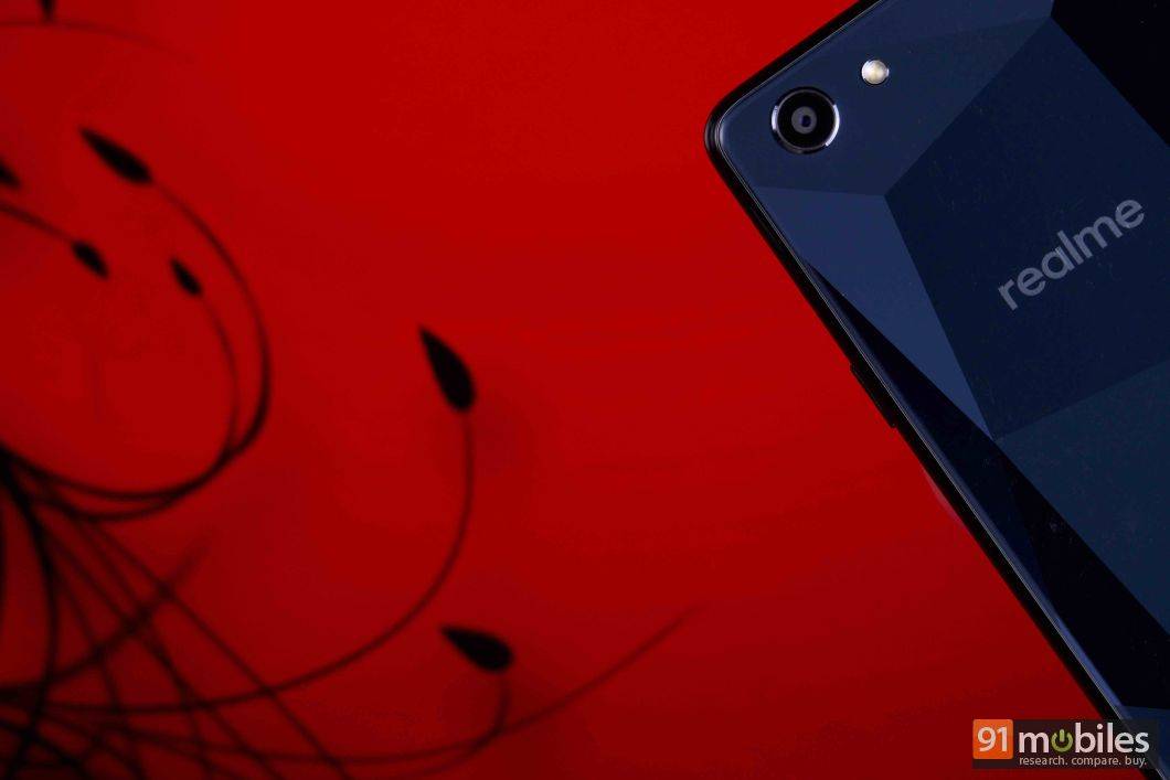 रियलमी 1 इंडिया प्राइस स्पेसिफिकेशन और फीचर्स हिंदी में