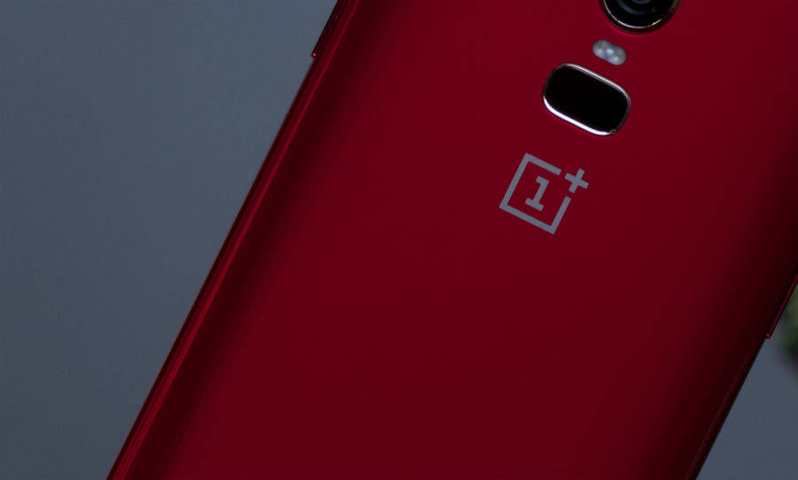 वनप्लस 6 रेड एडिशन प्राइस स्पेसिफिकेशन और फीचर्स।