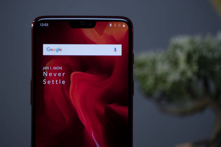 वनप्लस 6 रेड एडिशन प्राइस स्पेसिफिकेशन और फीचर्स।