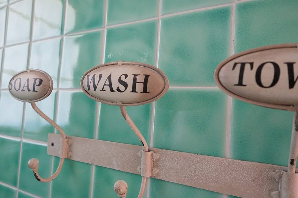 जानें 9 तरीके जिससे अपने फोन को रख सकते हैं बैक्टीरिया फ्री, बरसात में दूर रहेगी बिमारी