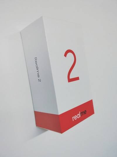 realme-2-box