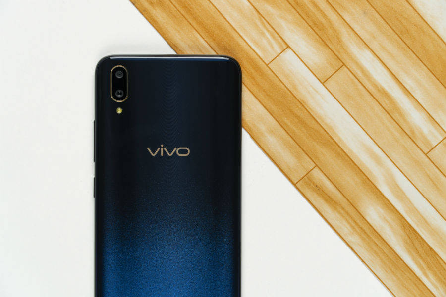 वीवो वी11 प्रो प्राइस स्पेसिफिकेशन और फीचर्स हिंदी में