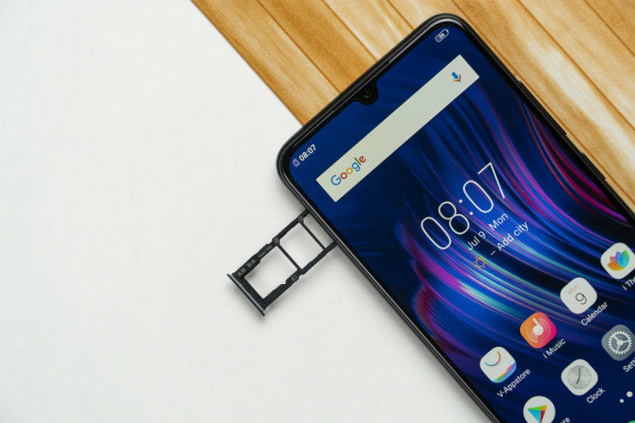 वीवो वी11 प्रो प्राइस स्पेसिफिकेशन और फीचर्स हिंदी में