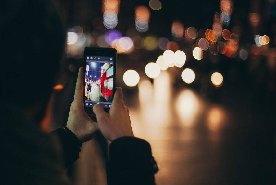 how-to-take-good-photograph-in-low-light-in-hindi