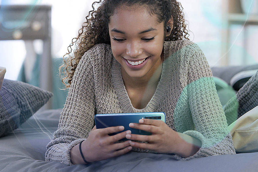 samsung galaxy a9 quad rear camera smartphone feature specifications in hindi