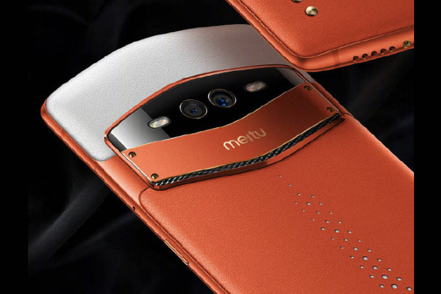 meitu-v7-tonino-lamborghini-edition-launched-triple-selfie-camera-specifications-in-hindi