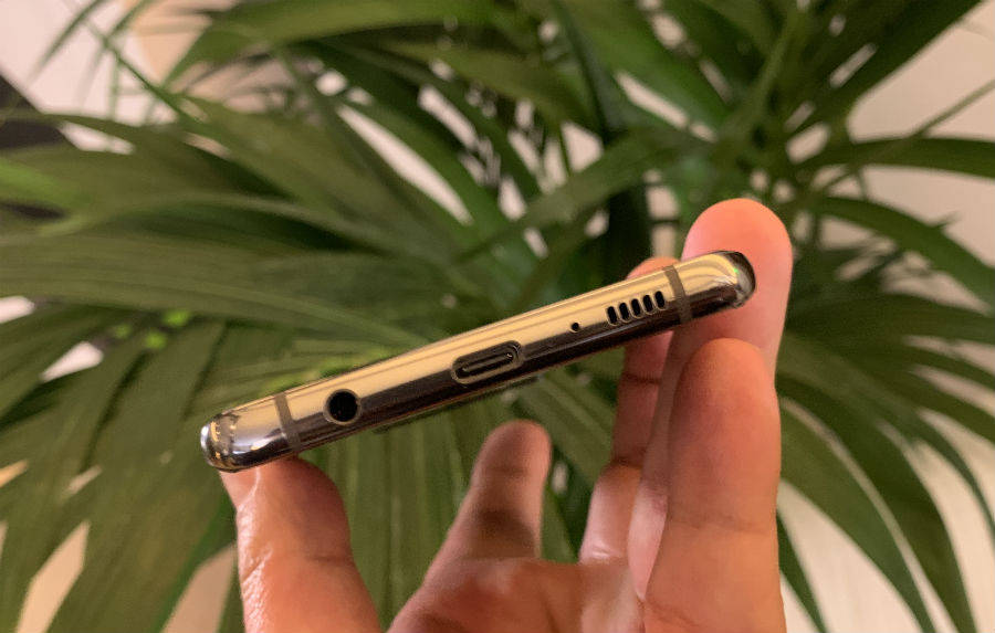 samsung galaxy s10 and galaxy s10 plus launched with tripal camera 1tb memory and 12gb ram