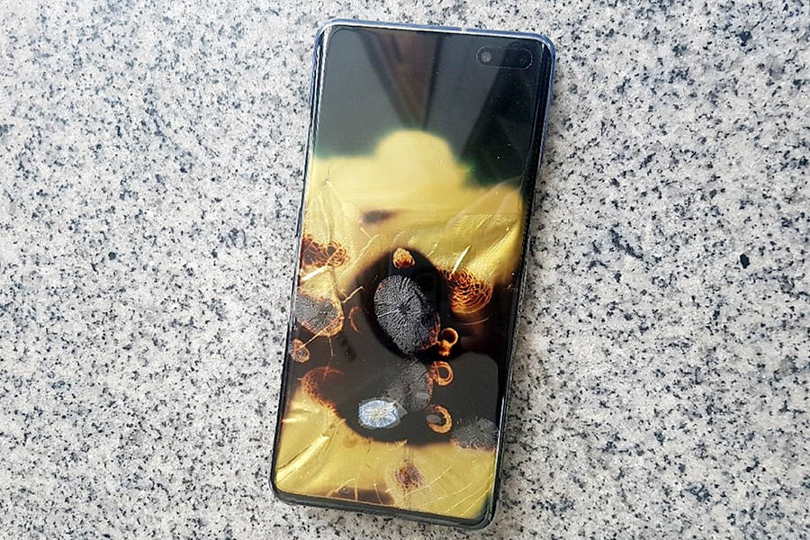 Samsung Galaxy S10 5G model burn blast flames accident