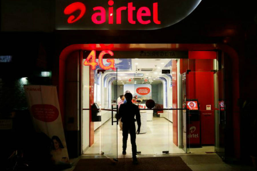 airtel offering extra 33gb 4g data free benefits on recharge plan 399 by My Airtel App