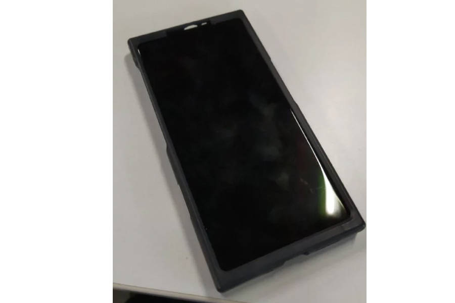 Nubia Z20 NX627J listed on tenaa with dual display 12gb ram