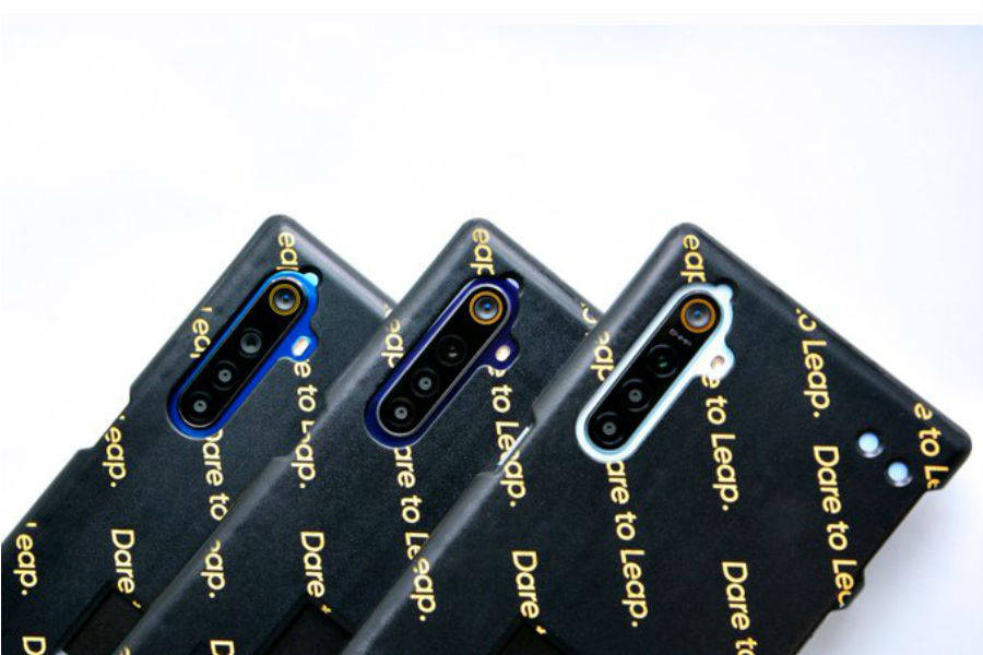 realme XT Real image official revealed design 64mp quad rear camera