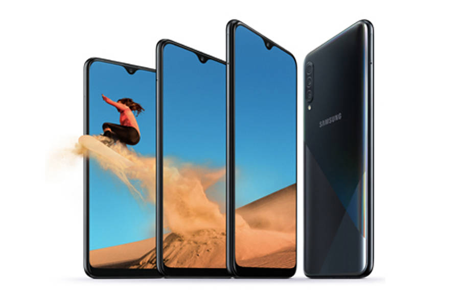 Galaxy Turns 10 in india Samsung Offers on Smartphones price sale