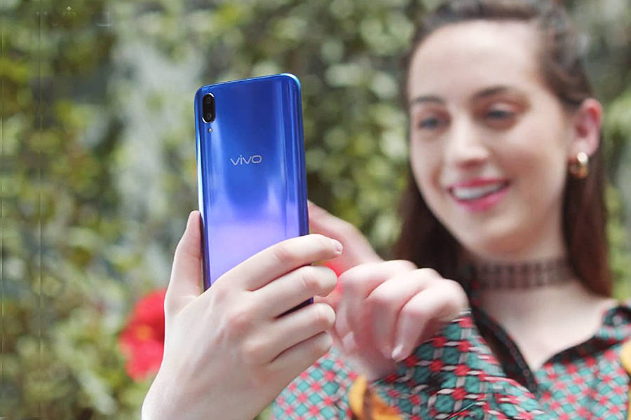 Vivo Christmas Carnival offers discounts cashback free selfie stick z1pro z1x u20 V17pro u20