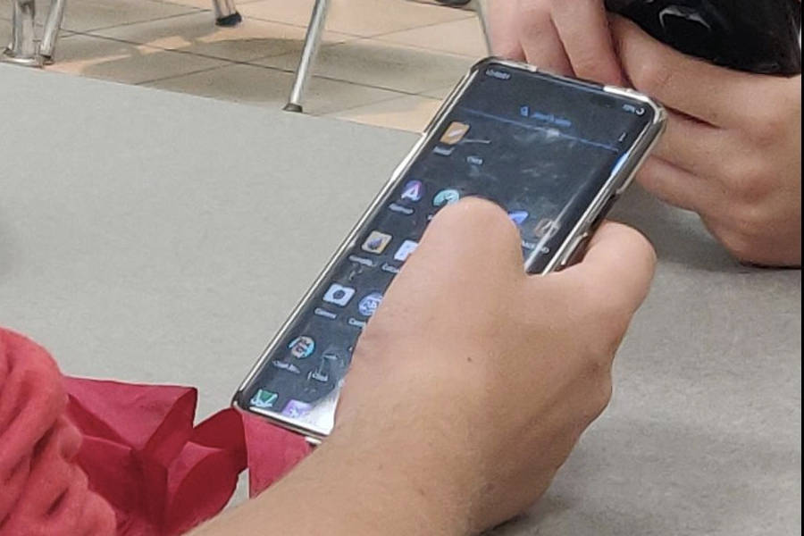 OnePlus 8 real photo image leaked front back panel dual punch hole rear camera 3 5mm audio jack