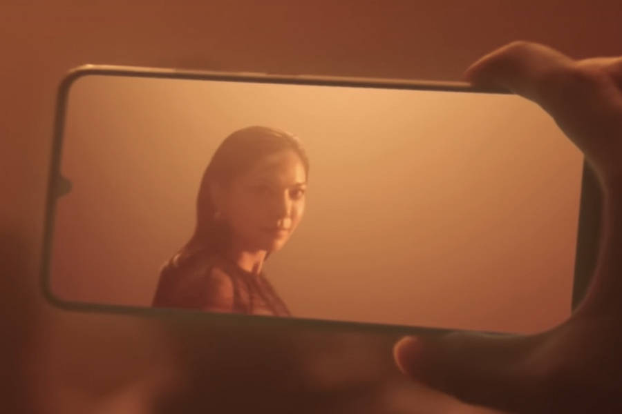 Vivo V17 real photo in music video revealed front and back design