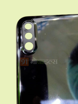 Samsung Galaxy A11 triple rear camera punch hole display image leaked specs