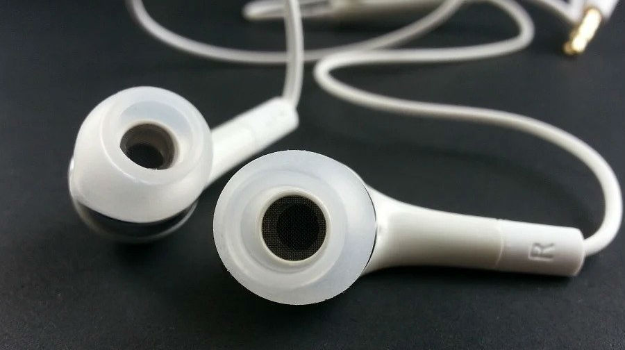 how harmful headphone and earphone