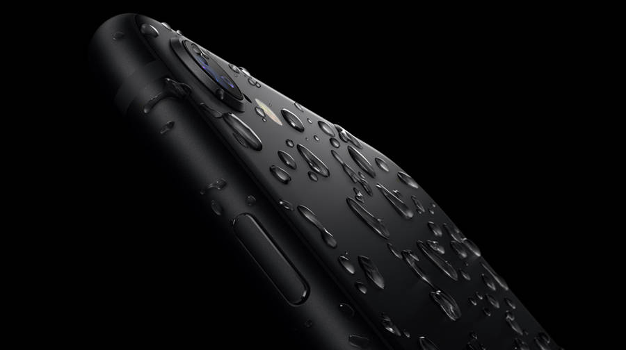 Apple iPhone SE 2020 vs OnePlus 8 specs camera design display processor ios android battery price india compared