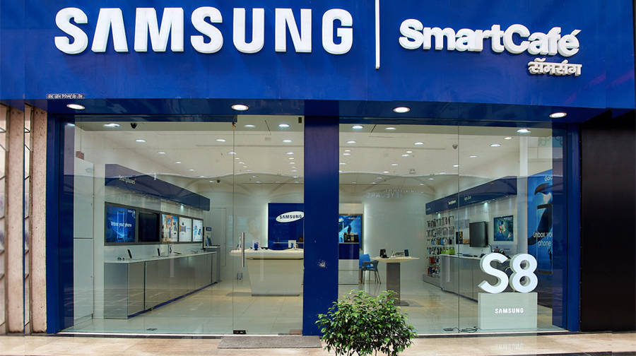 Samsung Galaxy M01 vs realme narzo 10a comparison review of specifications price sale battery ram camera processor