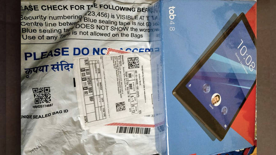 amazon-delivered-bose-wireless-earbuds-worth-rs-19000-instead-of-300-skin-lotion