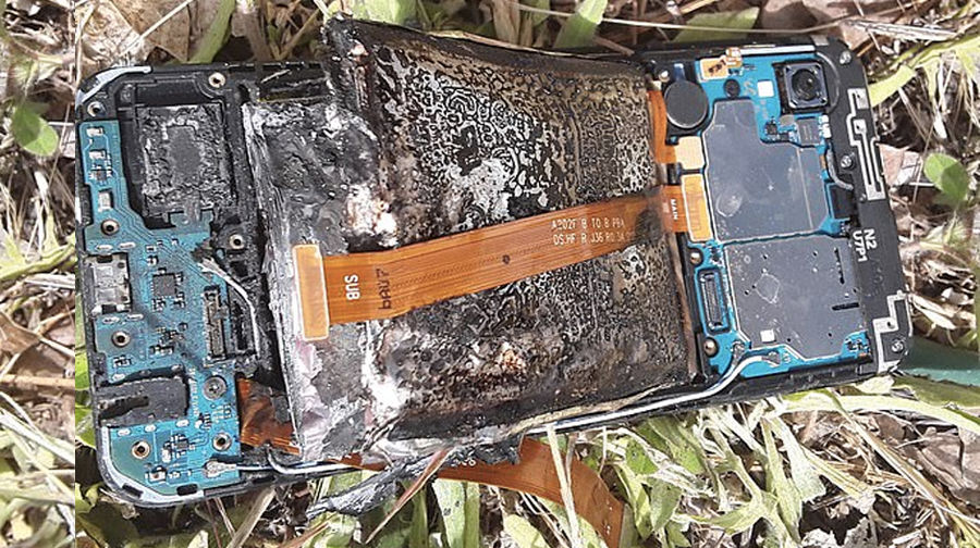Samsung Galaxy A20e caught fire phone burnt blast smartphone into flames