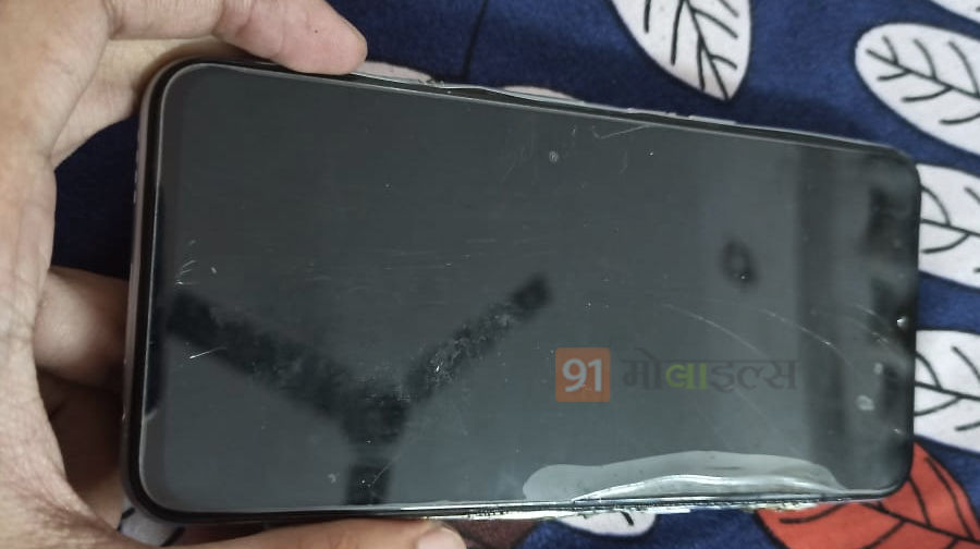 Realme XT caught fire in india while man sleeping
