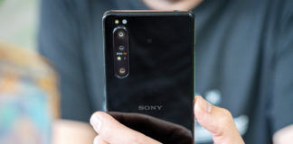 Sony Xperia 5 II launched 120hz refresh rate display specs price sale