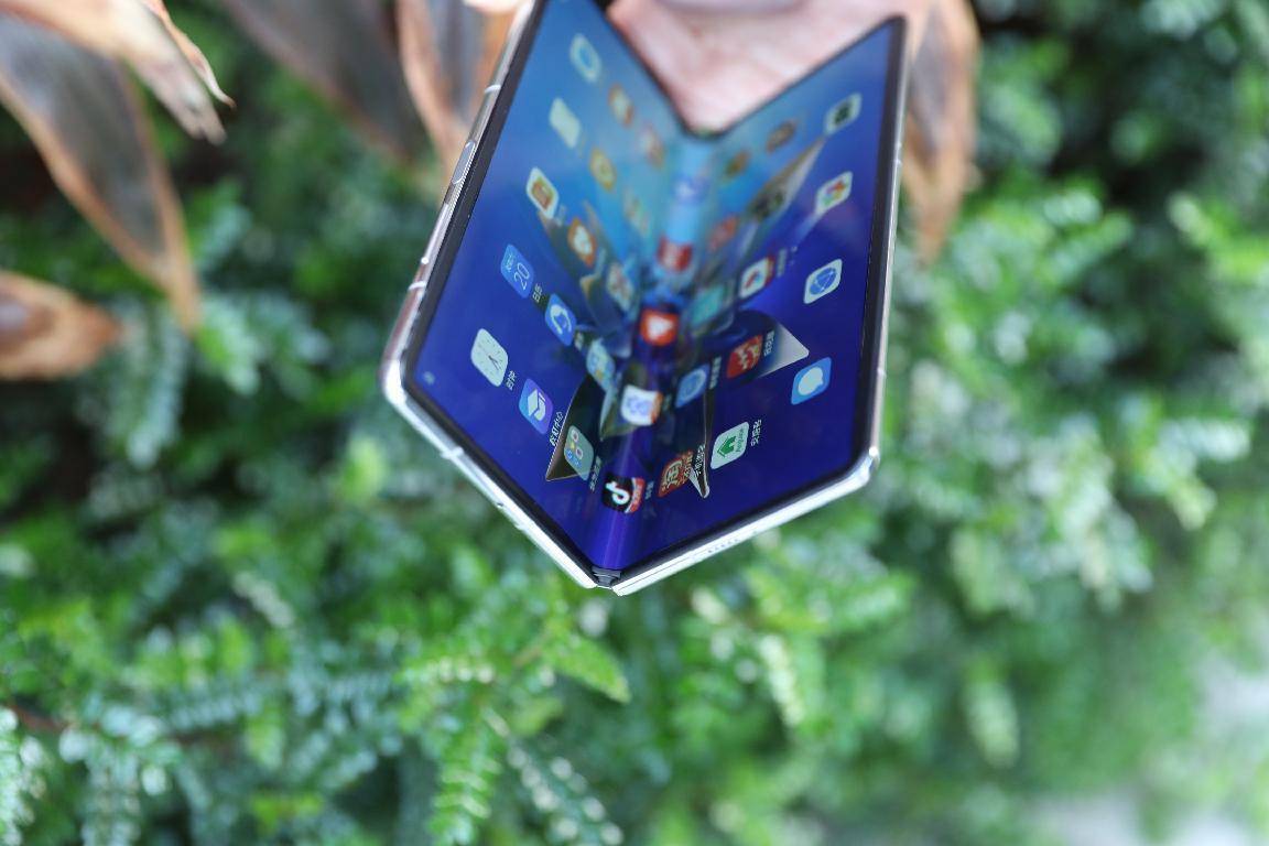 huawei-mate-x2-photo