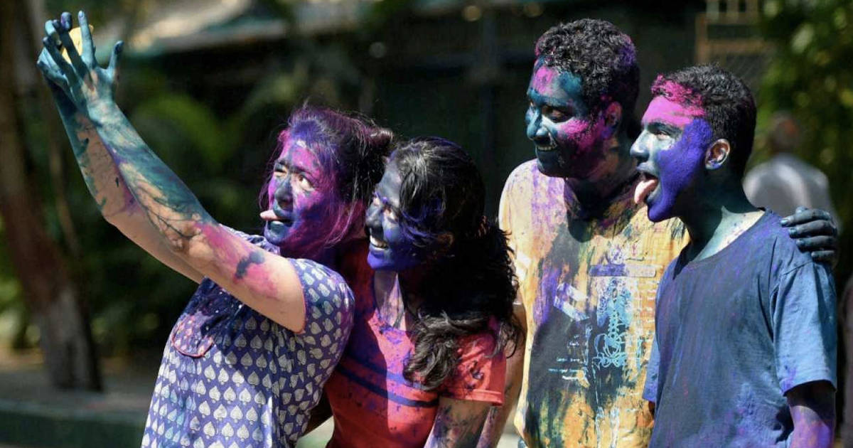 how-to-protect-and-save-smartphone-in-holi