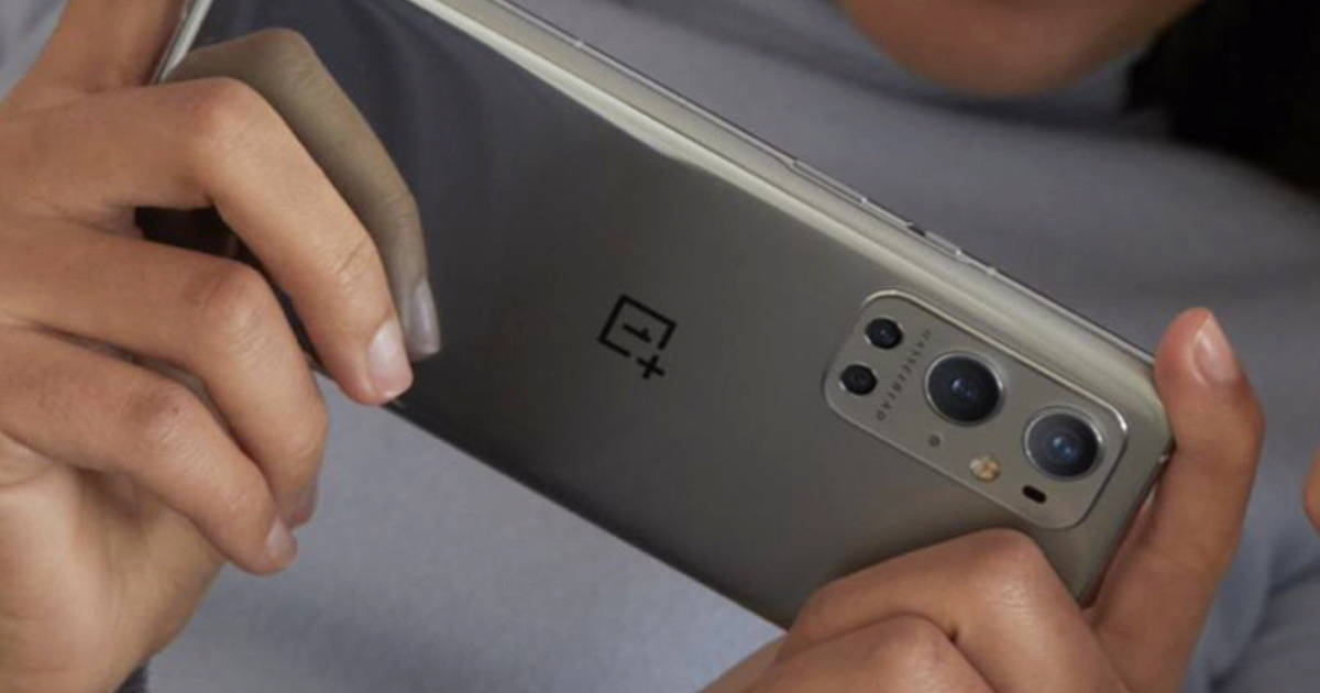 OnePlus 9 vs OnePlus 9 Pro camera battery display Specifications Features price comparison