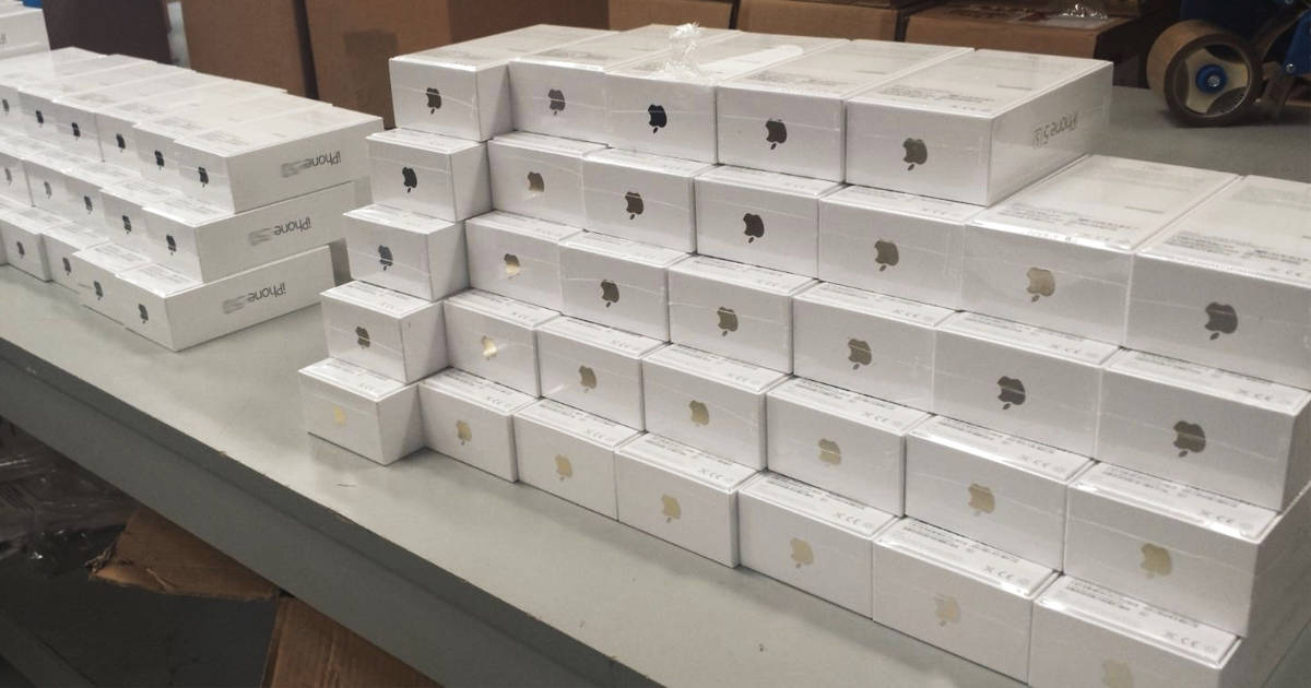 Apple iphones ipads smart watches and wearables sale in LG stores in South Korea