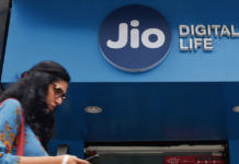 Jio vs Airtel Mobile Recharge Plan comparison rs 333 and 399 prepaid pack