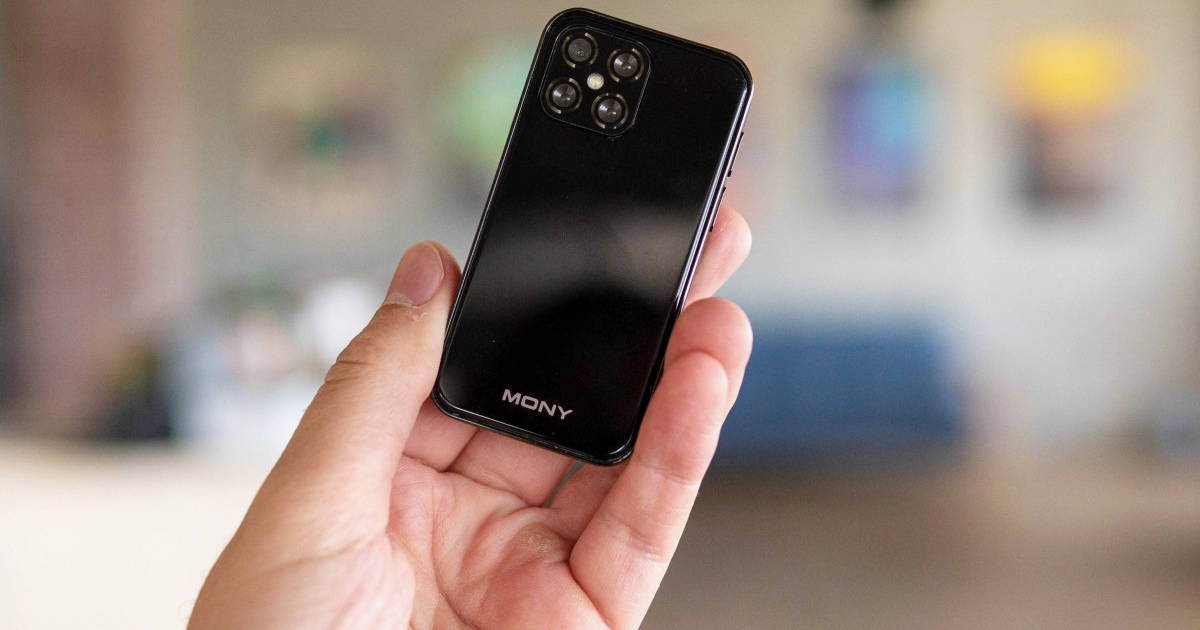 Smallest 4G SmartPhone Mony Mist Apple iPhone 4