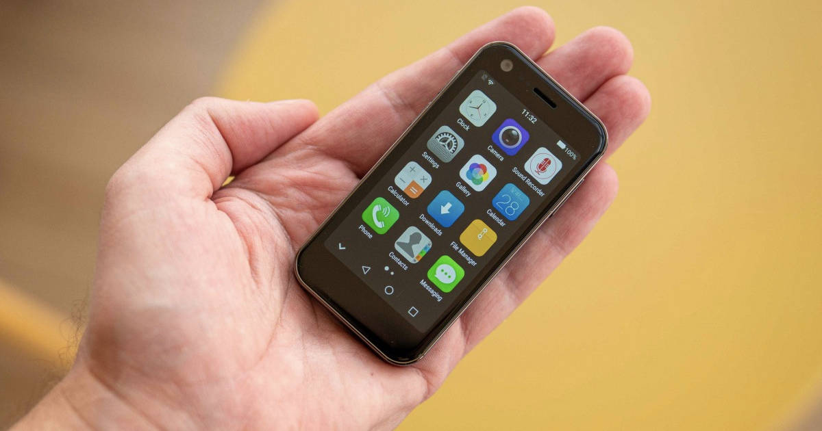 Smallest 4G SmartPhone Mony Mist Apple iPhone 4