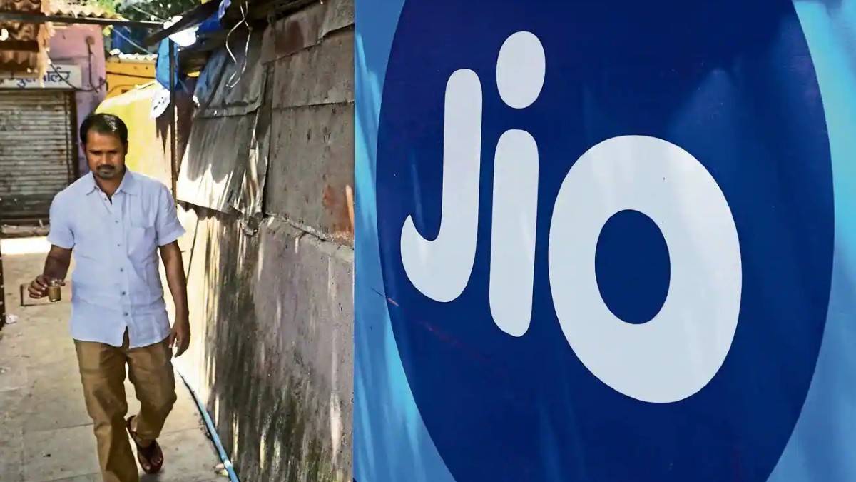 Jio Phone recharge plans list benefits free calling