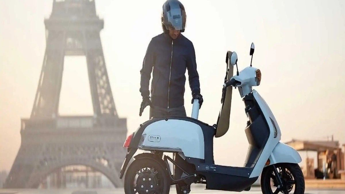 mob-in-electric-scooter