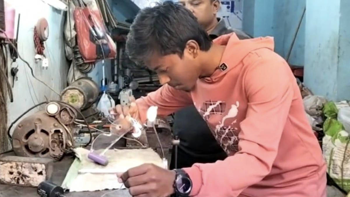 11th-student-invented-spectacles-goggles-to-prevent-sleepiness-keep-awake-driver-avoid-road-accident