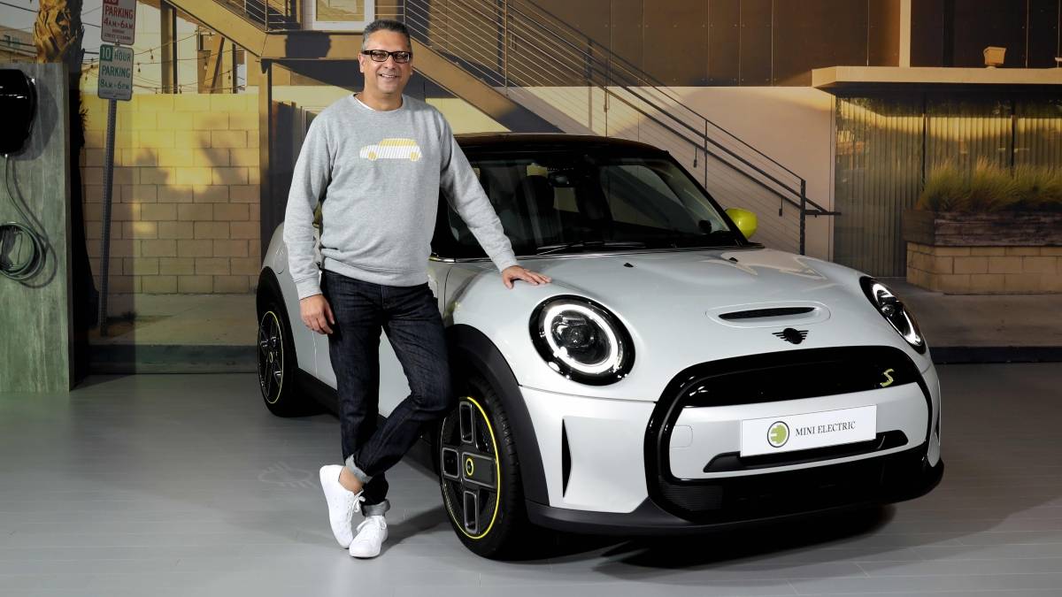 210 km range electric car mini cooper se launch india full charging time 210 minutes