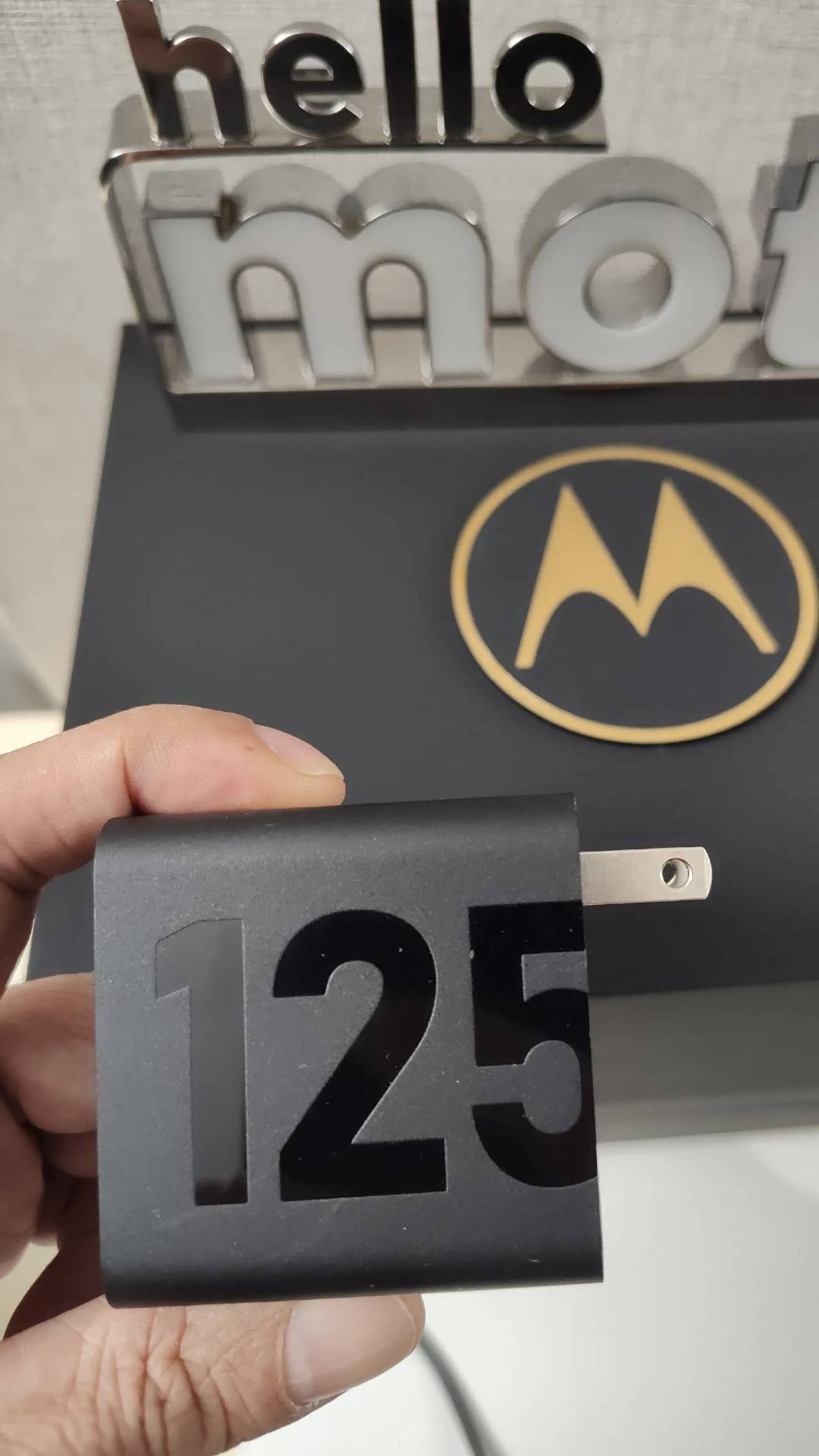 Moto 125W Fast Charge