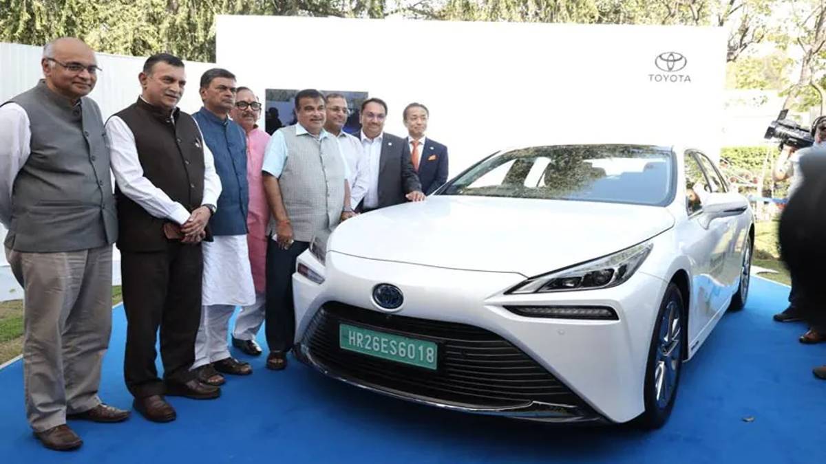650km range electric car toyata mirai nitin gadkari bjp