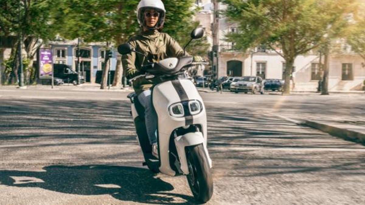 yamaha-electric-scooter-neo