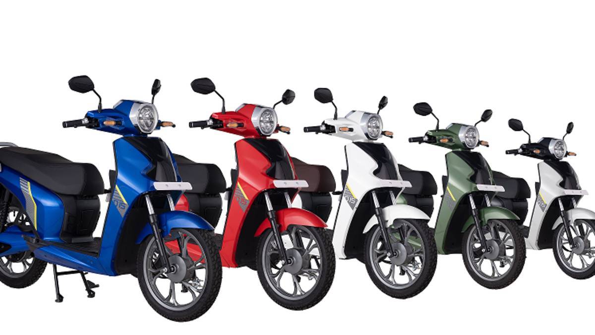 bgauss-d15-electric-scooter-price